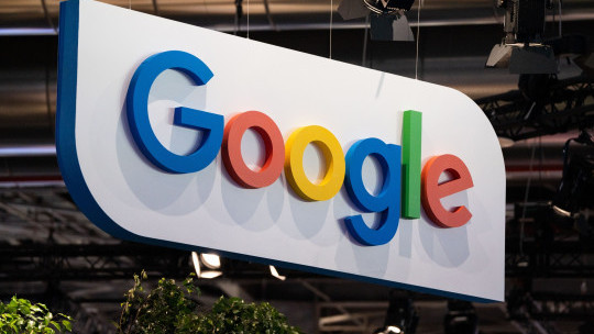 Google accused of 'hobbling rivals' to gain search monopoly thumbnail