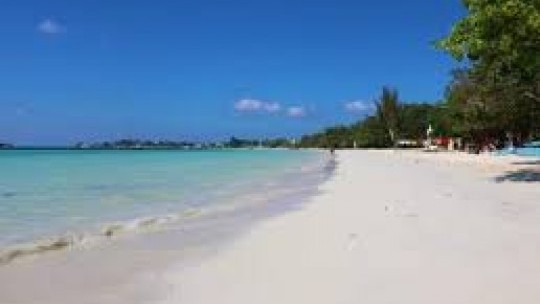 St. Ann Police Warn Against Flocking Closed Beaches For New Year's Holiday - Vimarsana News