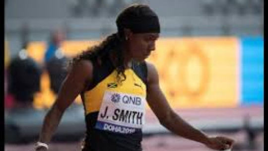 Smith upstages Clayton twins in Stockholm; Thompson suffers upset