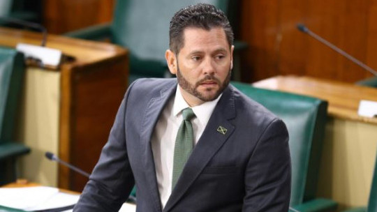 Senator calls for structured basic legal education in high schools