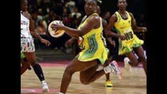 Sunshine Girl stuck in Australia after theft of documents